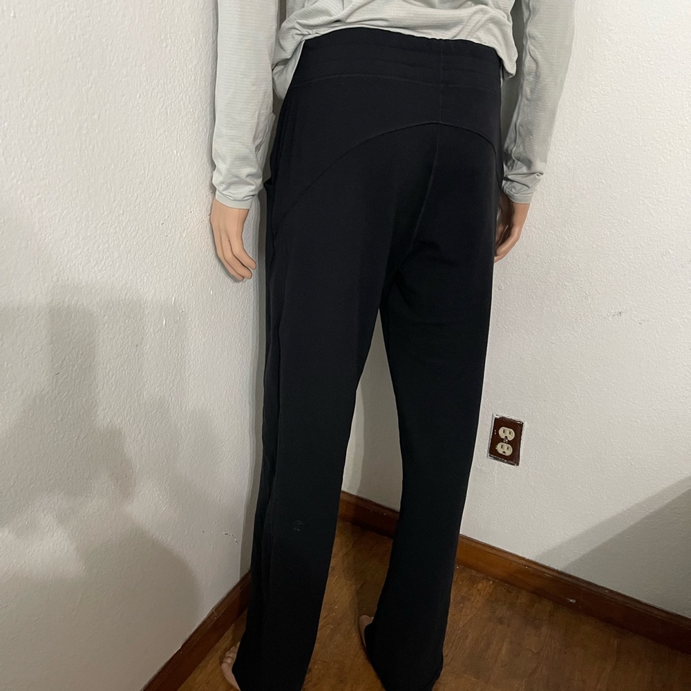 Men. Lululemon Kung Fu heathered Pants Black - Picture 12 of 15